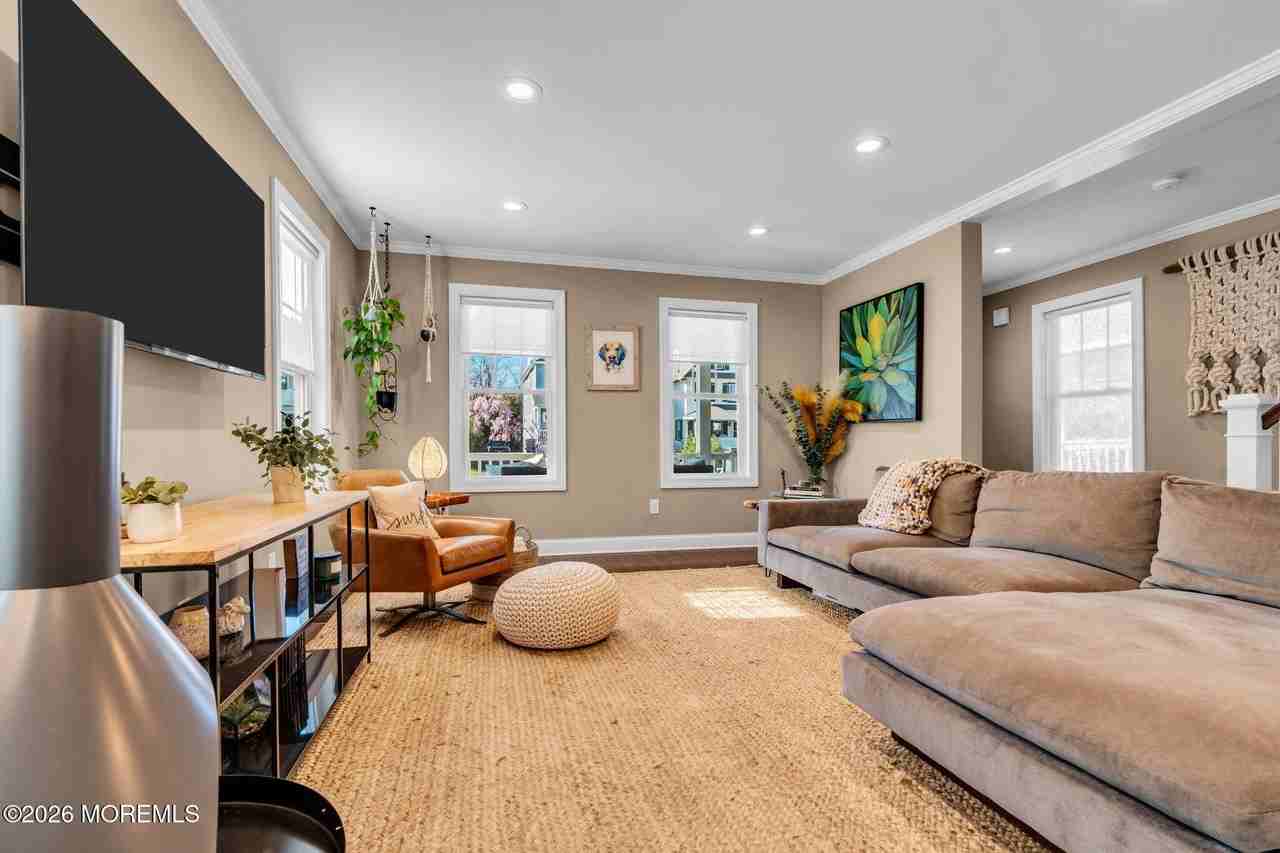 510 Lareine Ave - Photo 6 of 47