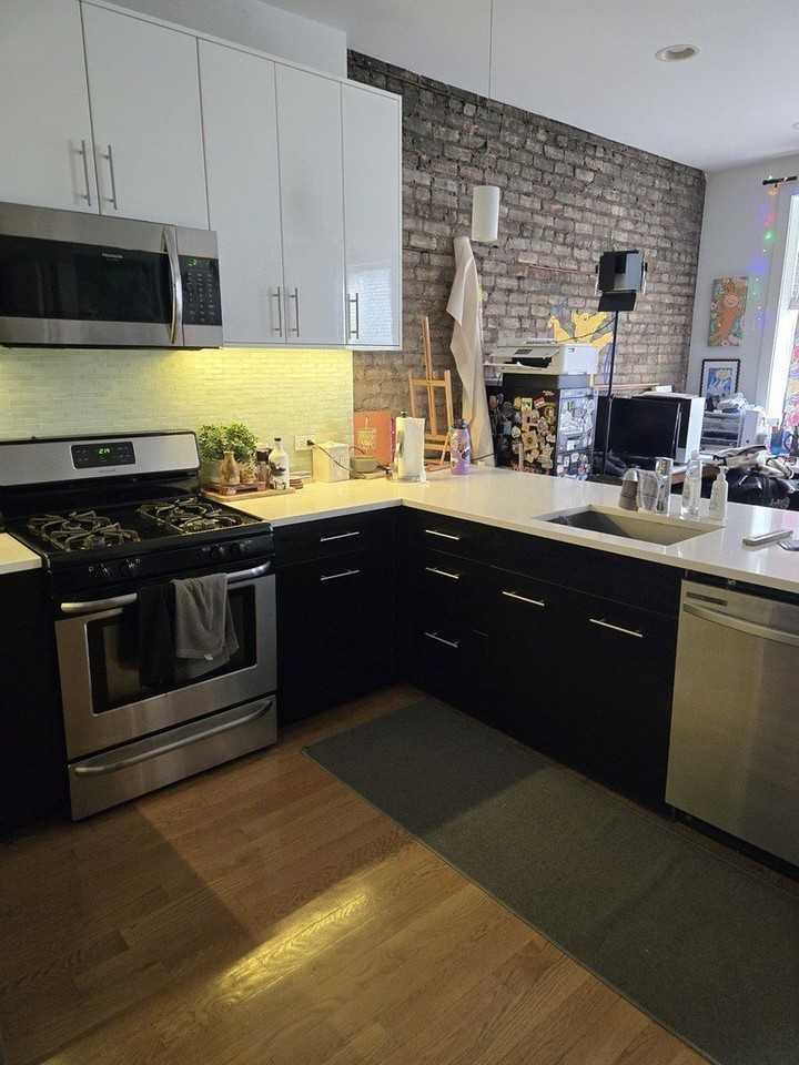 3707 N Southport Ave #2 - Photo 6 of 11