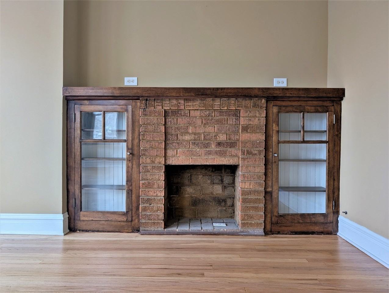 3114 N Kilpatrick Ave #2 - Photo 3 of 12