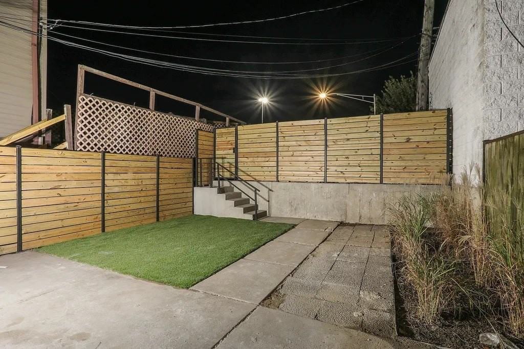 723 N Willard Ct #2 - Photo 3 of 12