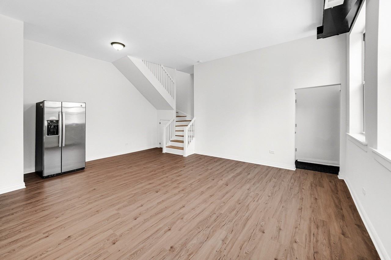 1225 N Milwaukee Ave #R - Photo 5 of 21