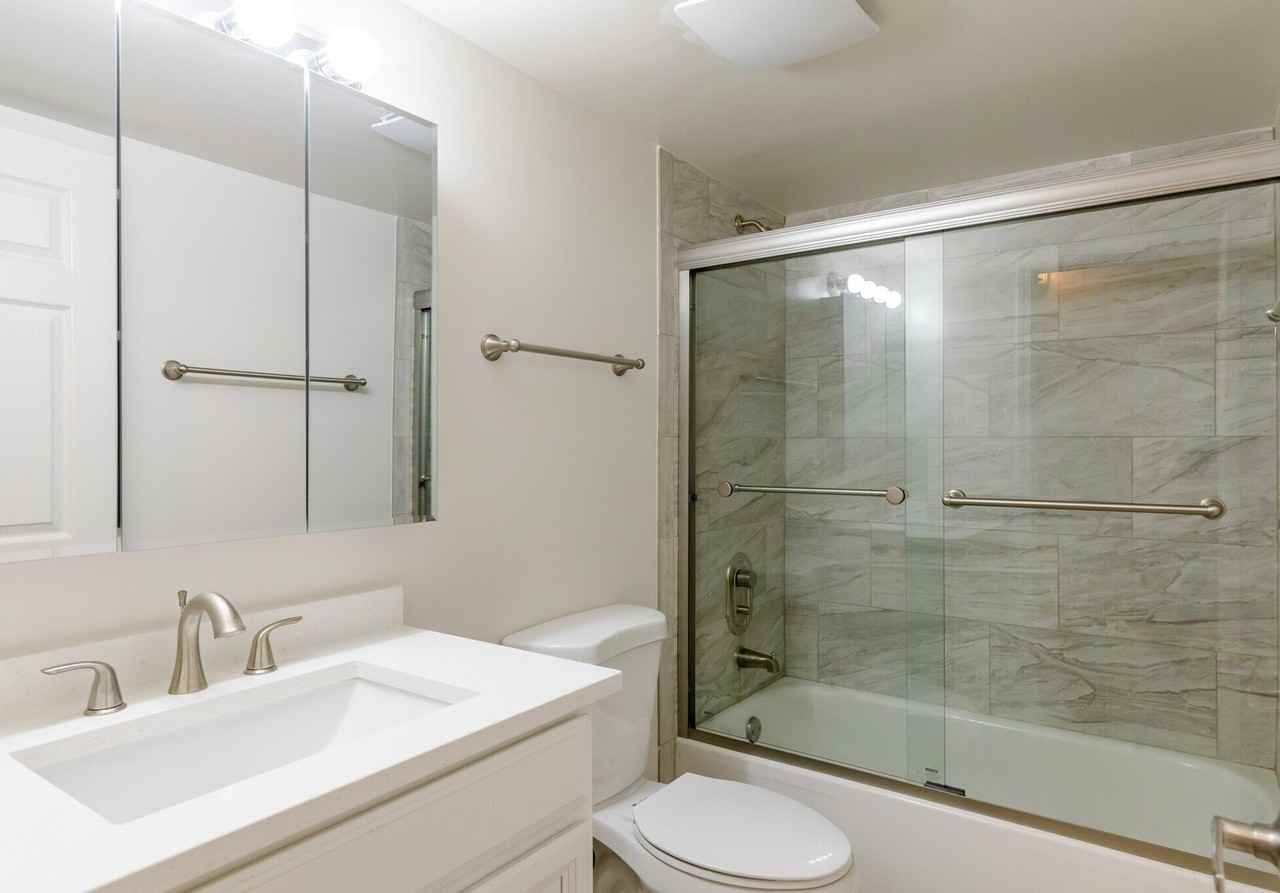 260 E Butterfield Rd #306 - Photo 4 of 8