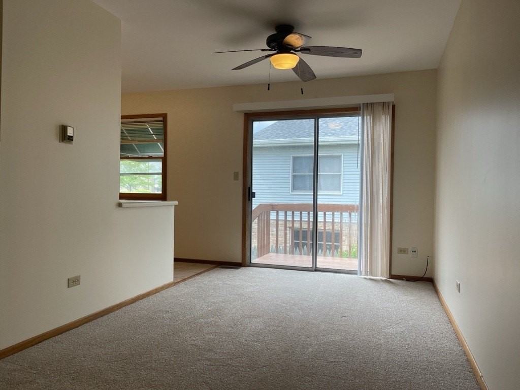 350 College St - Photo 5 of 17