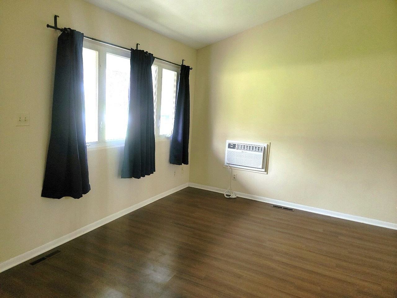 70 Pine Ct - Photo 4 of 14