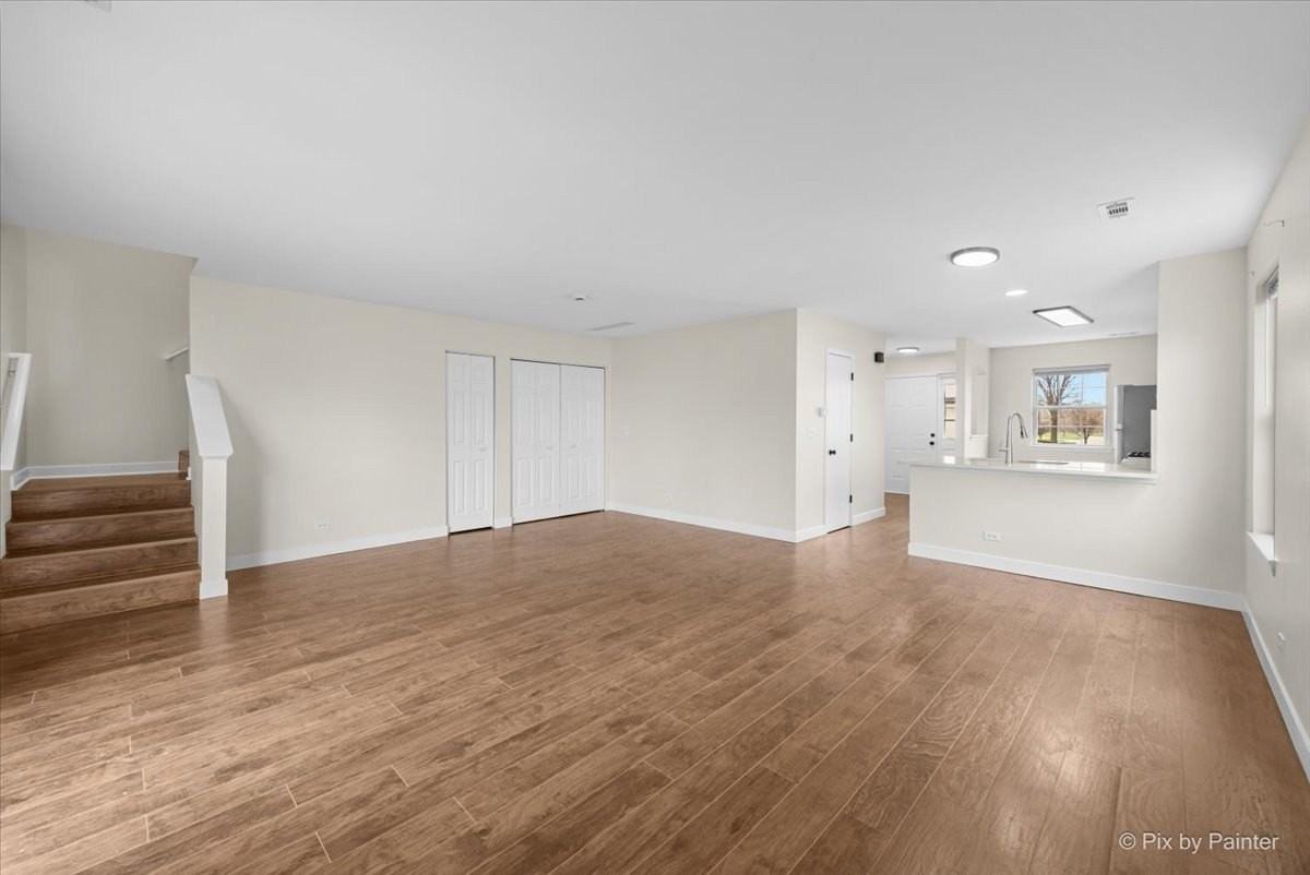 1737 W Chrysler Dr - Photo 6 of 32