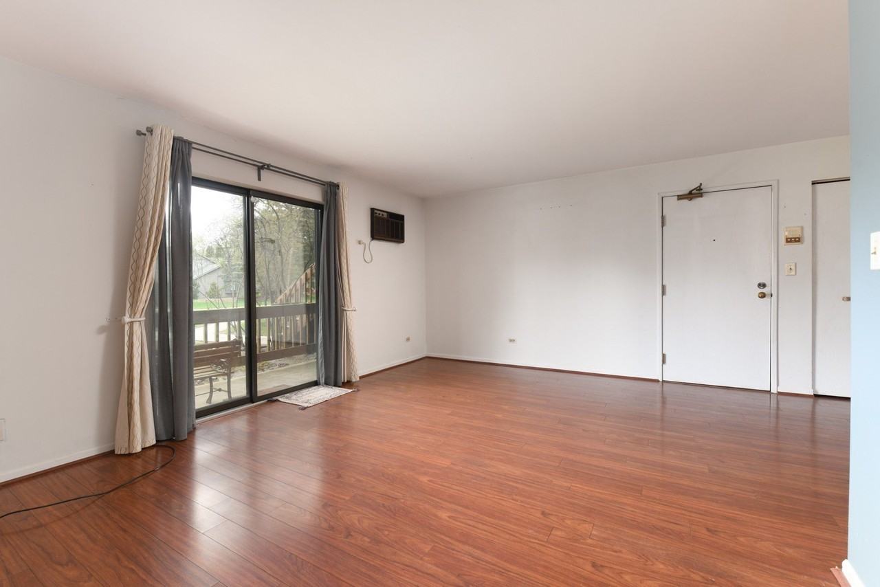 425 Berkshire Dr #16 - Photo 3 of 16