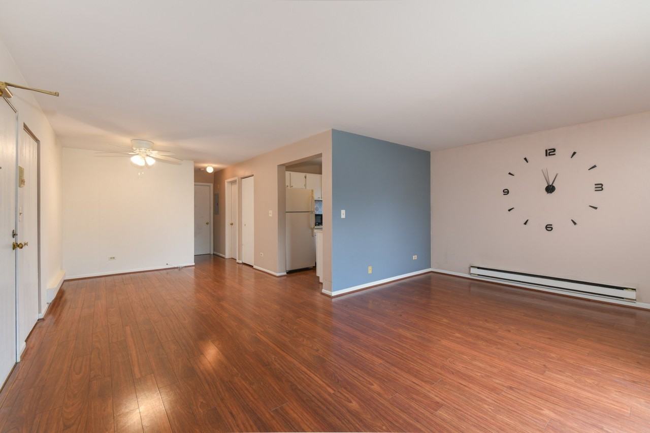 425 Berkshire Dr #16 - Photo 4 of 16