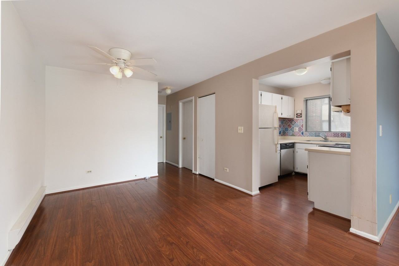 425 Berkshire Dr #16 - Photo 5 of 16