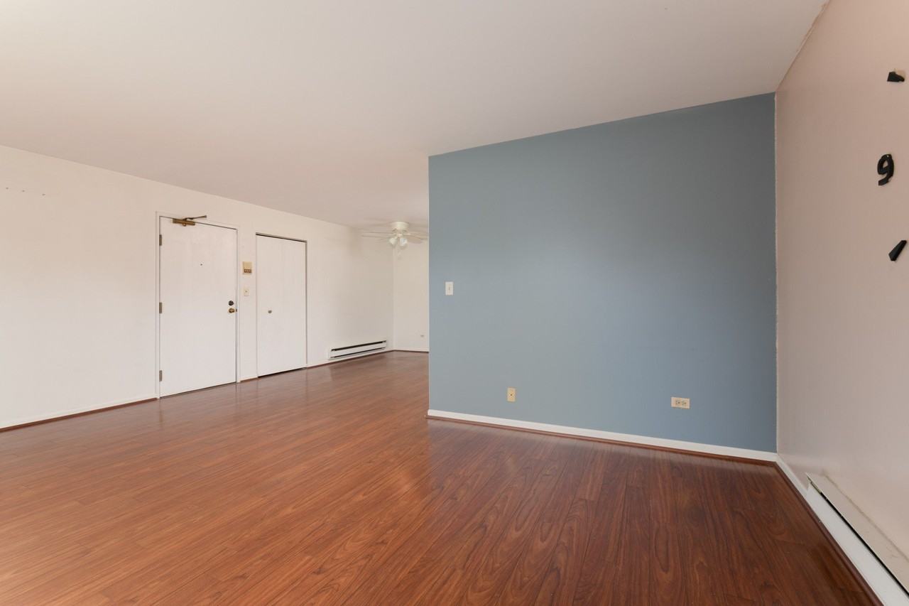 425 Berkshire Dr #16 - Photo 6 of 16