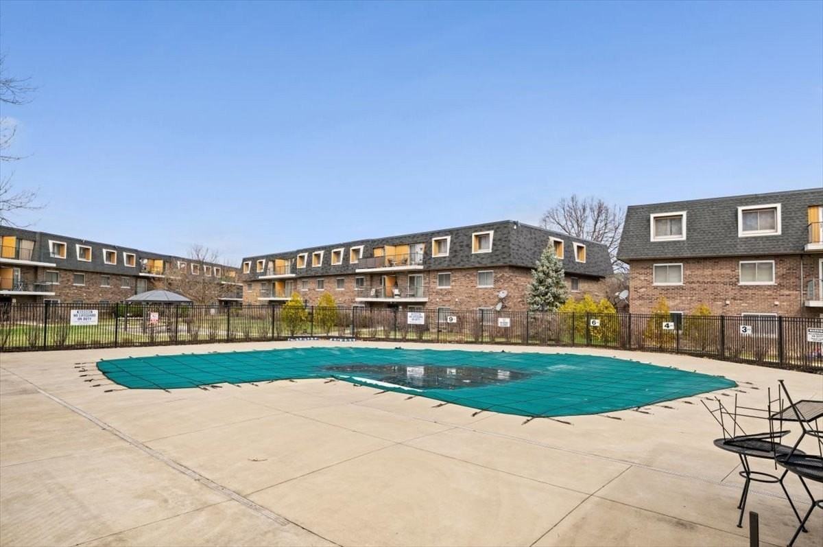 3223 W Parkway Dr #3A - Photo 4 of 17