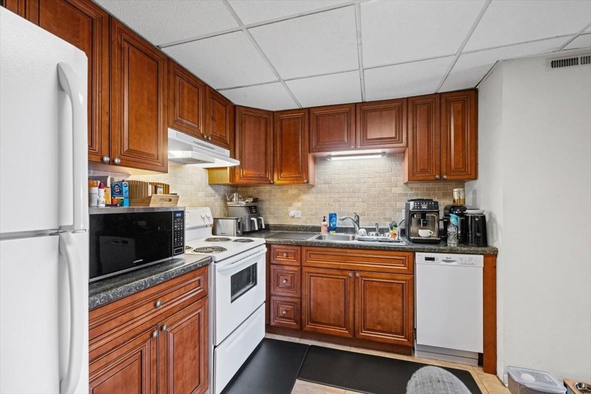 3223 W Parkway Dr #3A - Photo 6 of 17