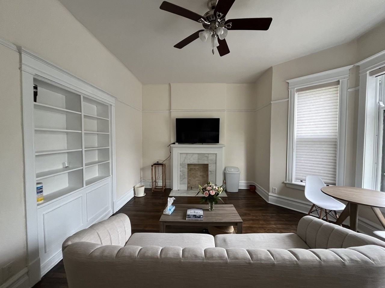 1359 E 57th St #1 - Photo 5 of 31