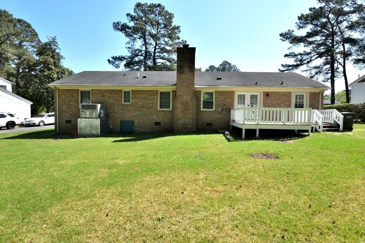 1640 Bridgedale Dr - Photo 3 of 27