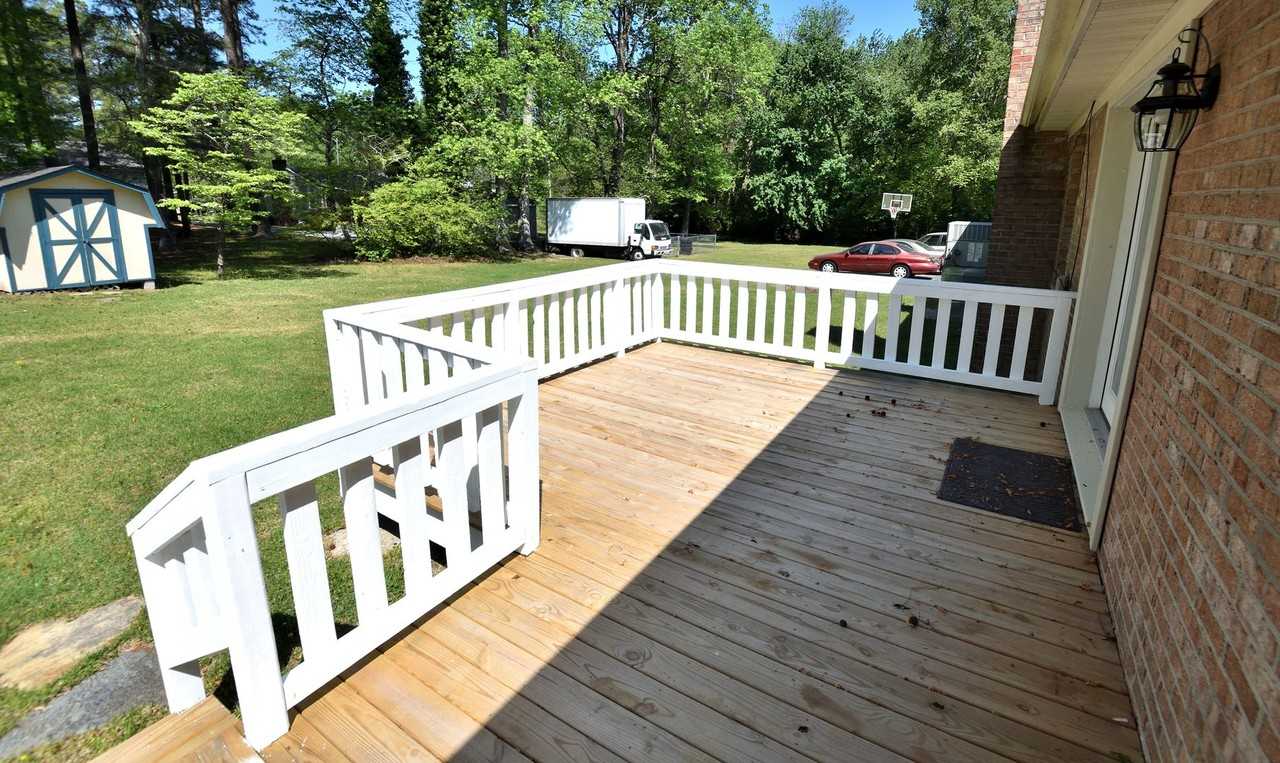 1640 Bridgedale Dr - Photo 4 of 27