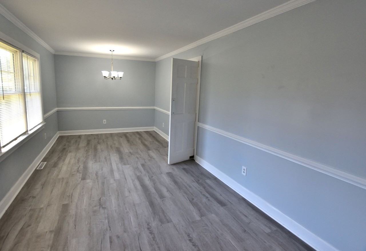 1640 Bridgedale Dr - Photo 7 of 27