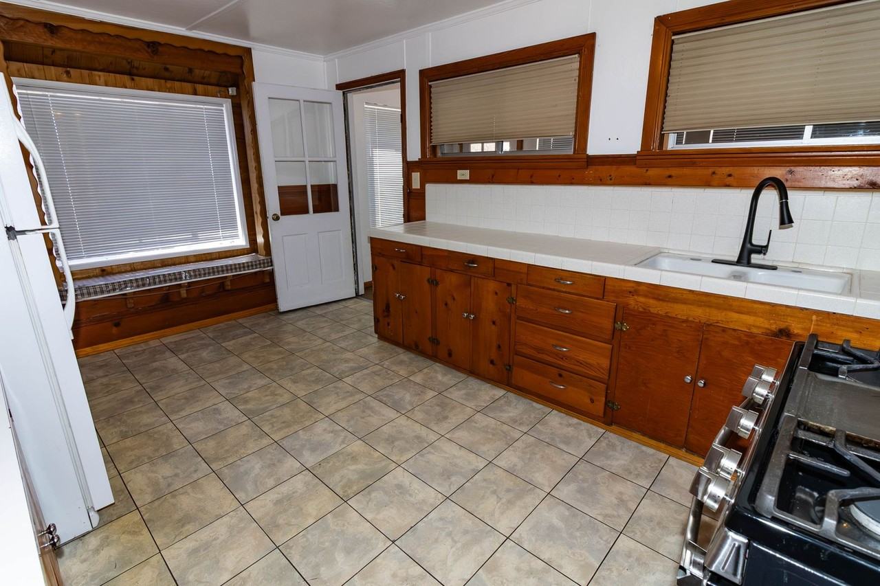 706 Lupine Ln - Photo 6 of 19