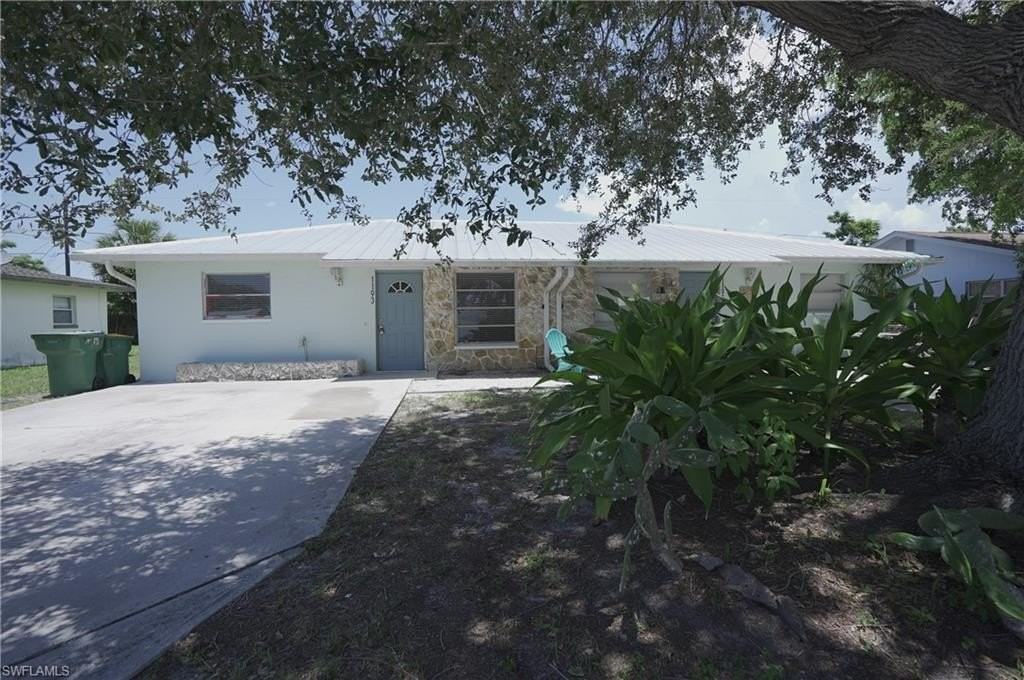 1195 S Alhambra Cir - Photo 2 of 34