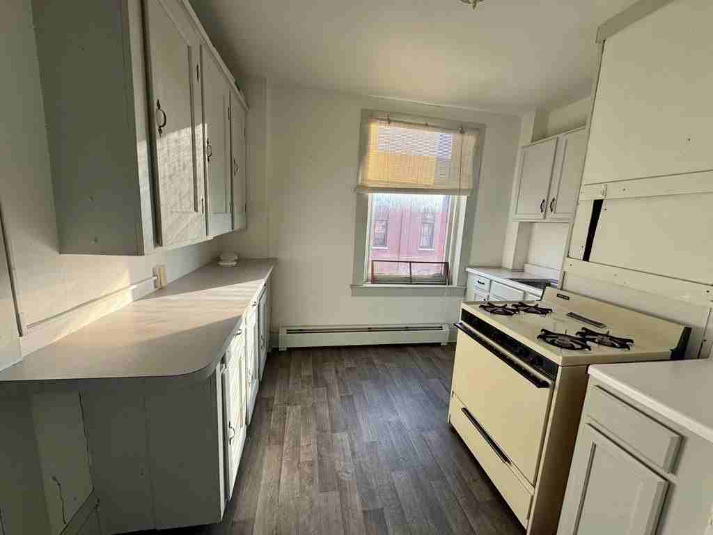 87 Main St - Photo 3 of 10