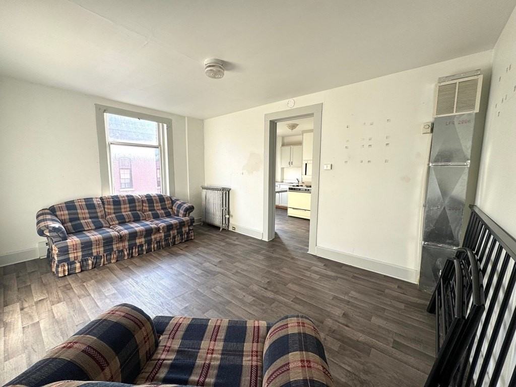 87 Main St - Photo 7 of 10