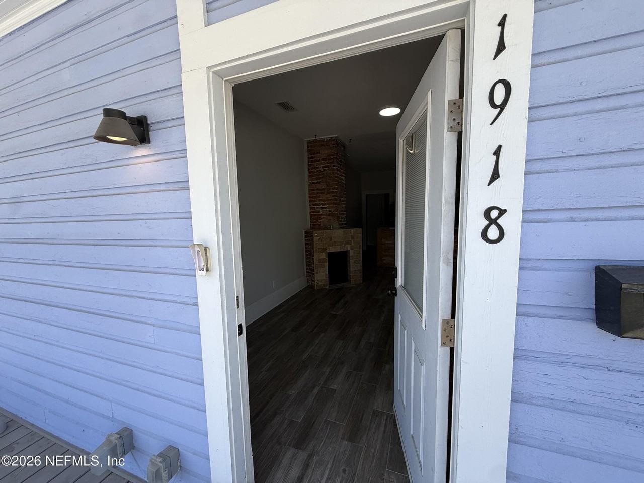 1918 Redell St - Photo 3 of 36