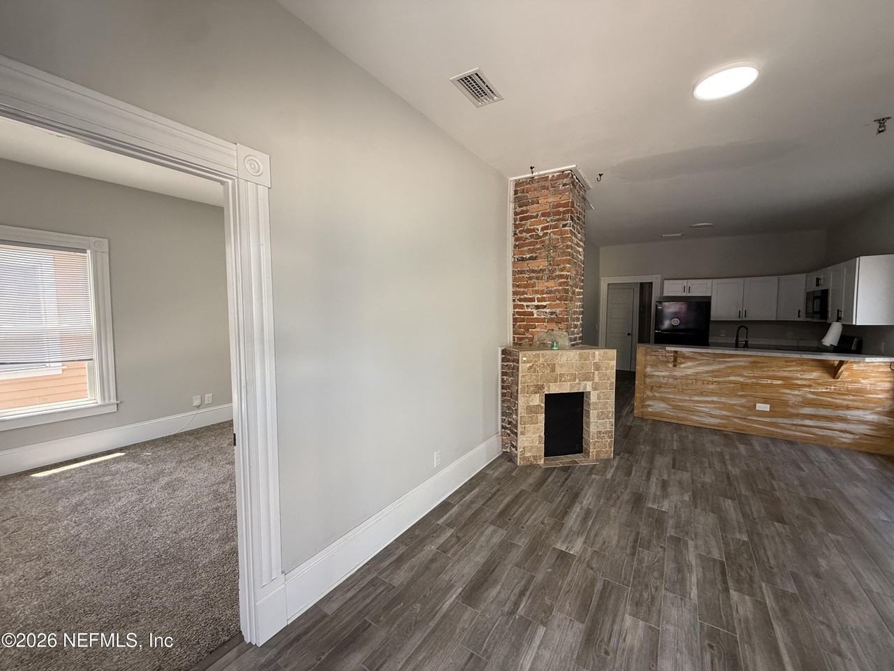 1918 Redell St - Photo 4 of 36