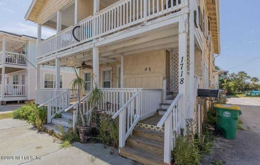 1718 1st St N #3 - Photo 4 of 24