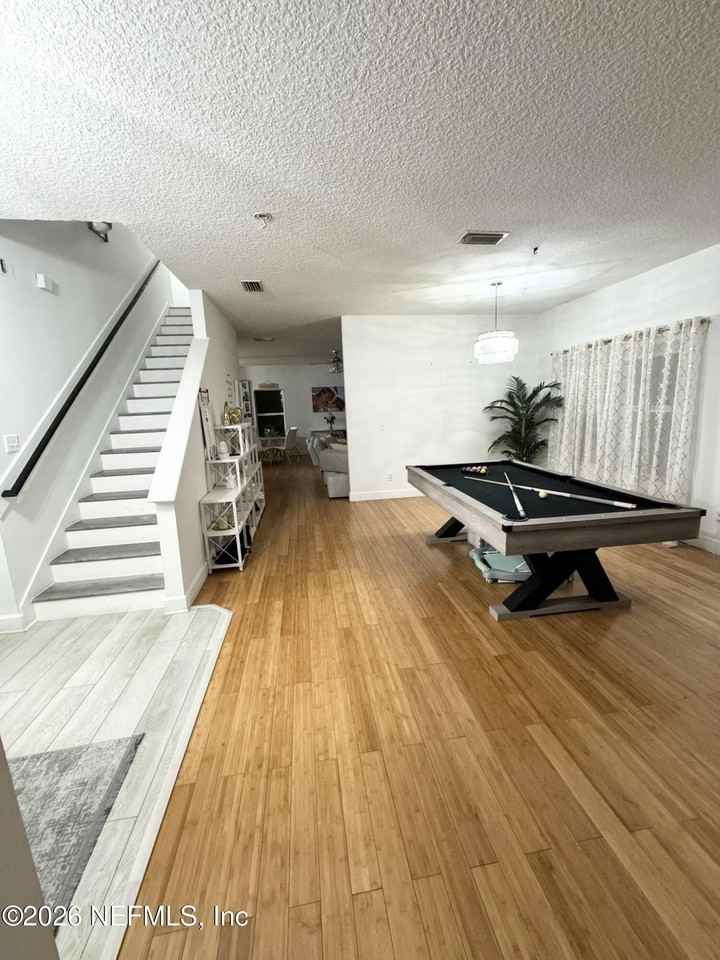 955 Churchhill Ln - Photo 5 of 35