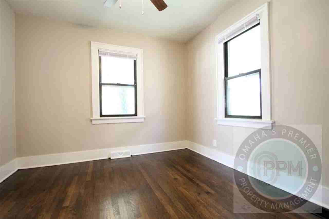 4874 Maple St - Photo 6 of 11