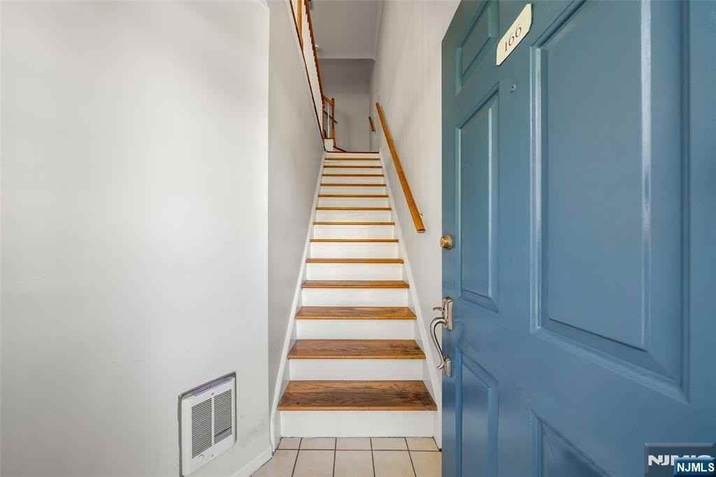 166 Lynette Dr - Photo 2 of 21