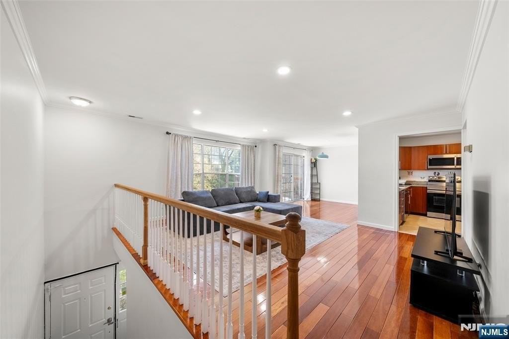 166 Lynette Dr - Photo 3 of 21