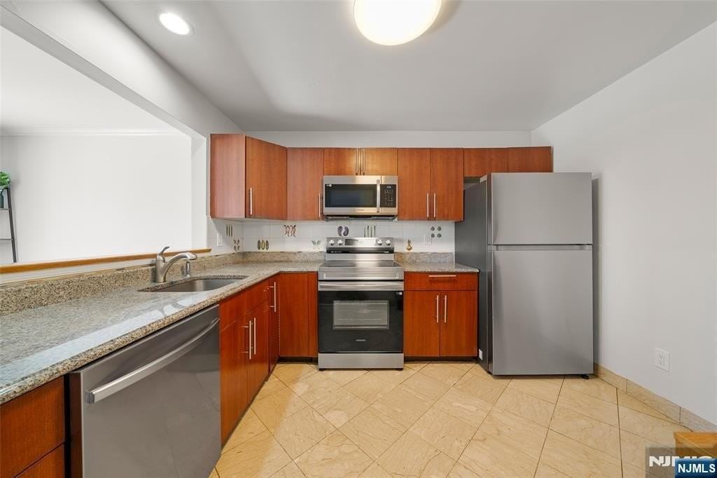 166 Lynette Dr - Photo 7 of 21