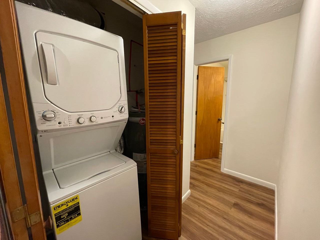 400 Cranbrook Ave Se - Photo 7 of 13