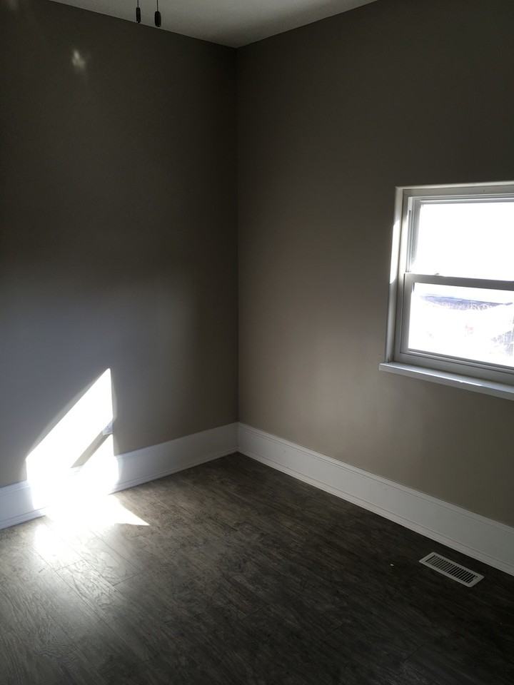 752 3rd St - Photo 7 of 11