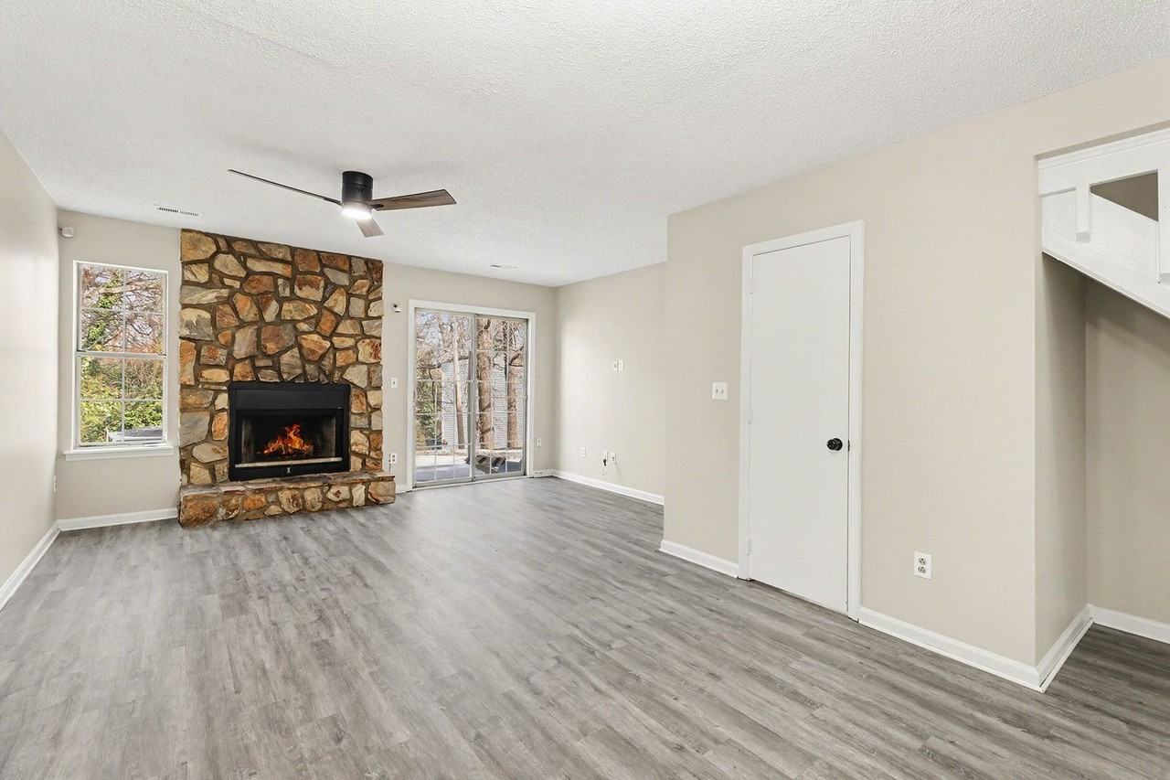 6227 Windsor Gate Ln - Photo 4 of 16