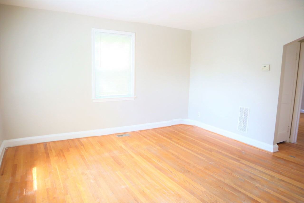 908 Dartmouth Rd - Photo 2 of 12