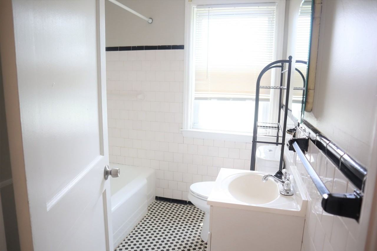 908 Dartmouth Rd - Photo 6 of 12