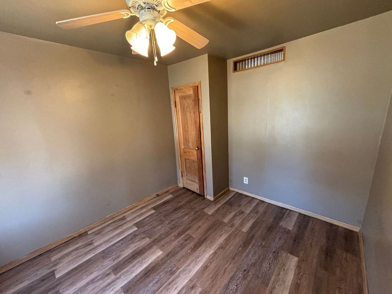 942 N Stevens St - Photo 5 of 12