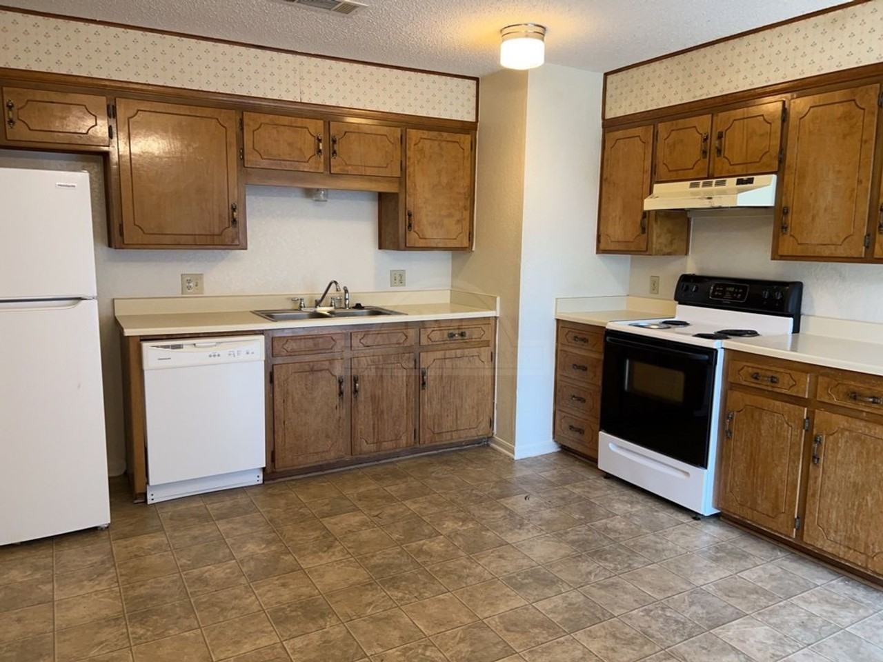 3502 Plantation Cir - Photo 6 of 24