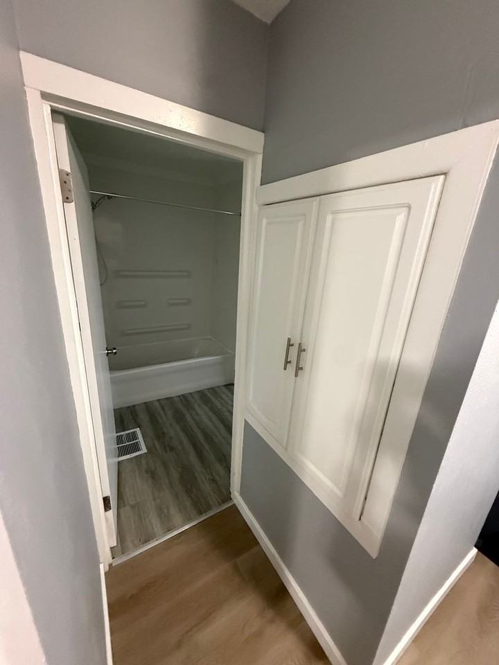 722 Coyne Ave - Photo 4 of 15