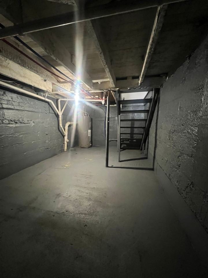 1614 Nevada St - Photo 2 of 10