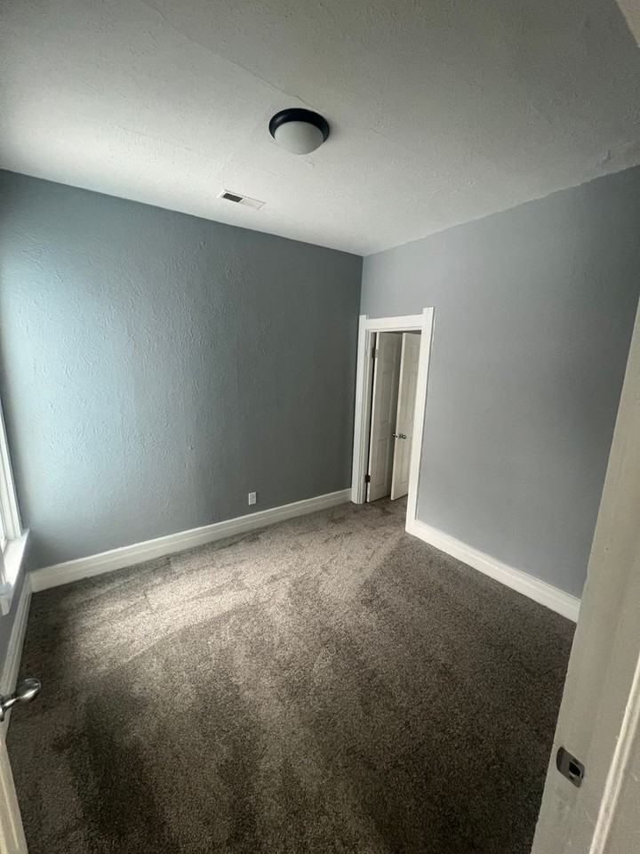 1614 Nevada St - Photo 4 of 10