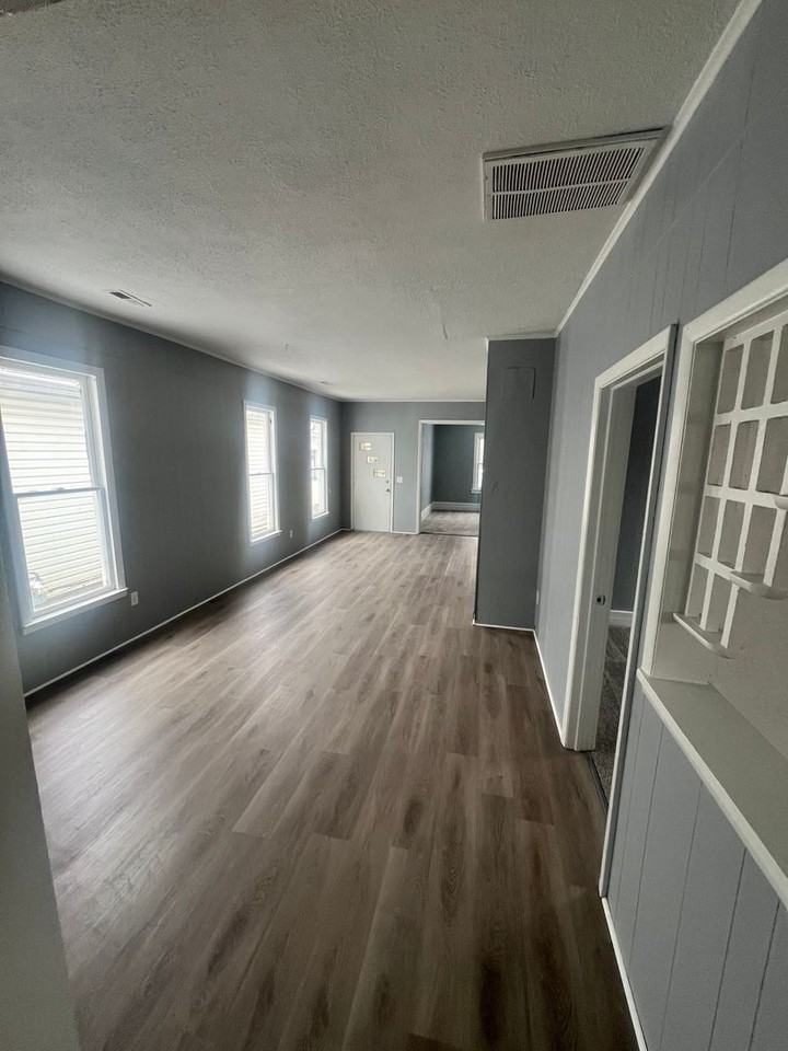 1614 Nevada St - Photo 6 of 10