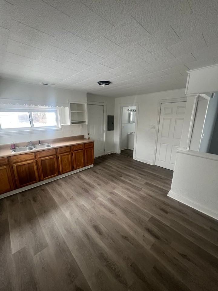 1614 Nevada St - Photo 7 of 10