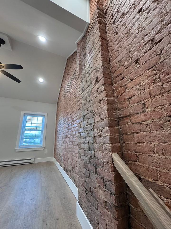 228 Church St - Photo 6 of 19