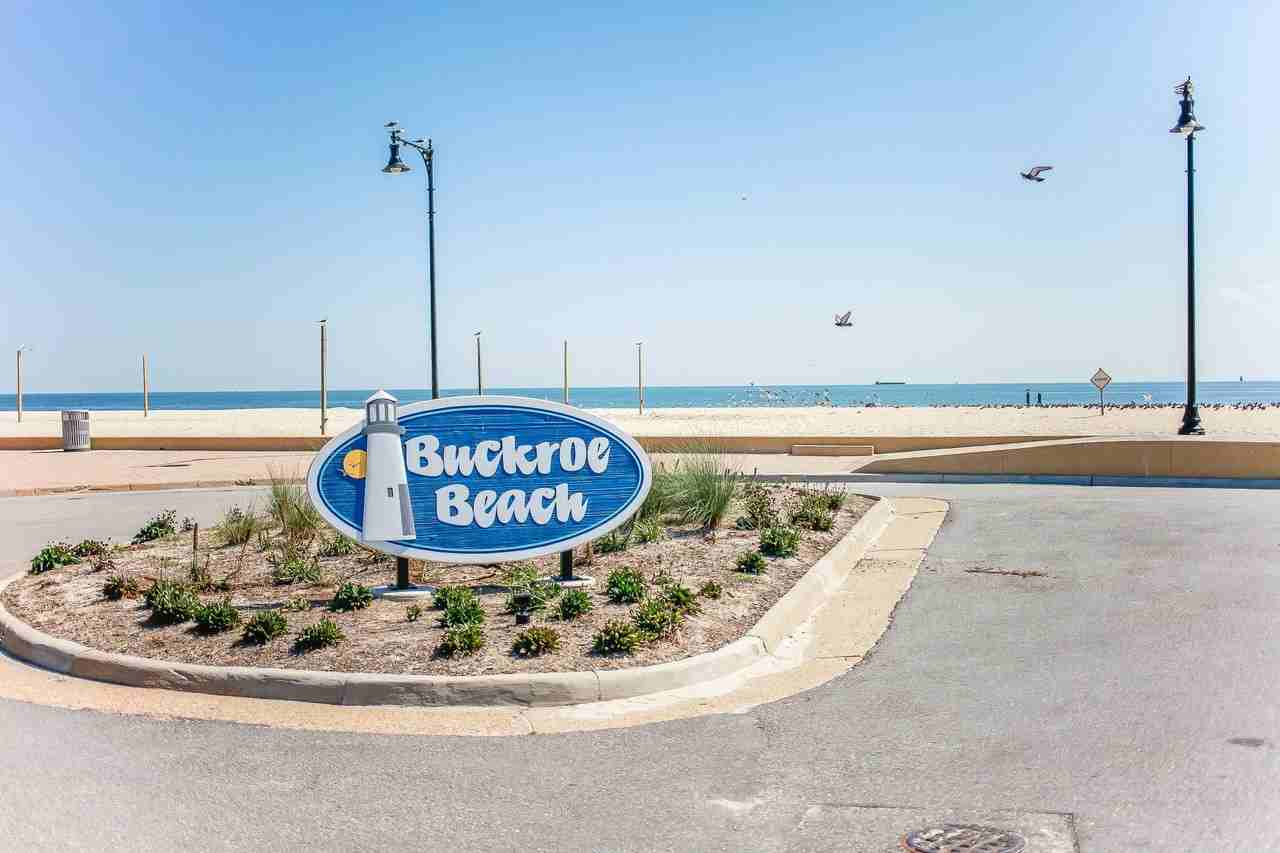 S Boxwood St - Photo 2 of 40