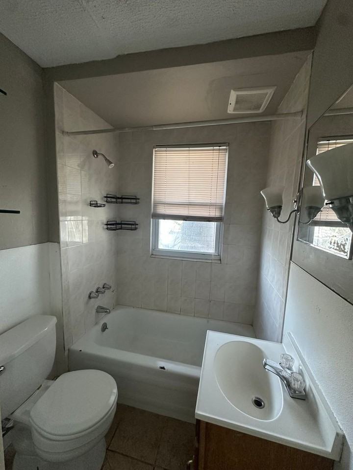 98 Inwood Pl - Photo 3 of 6