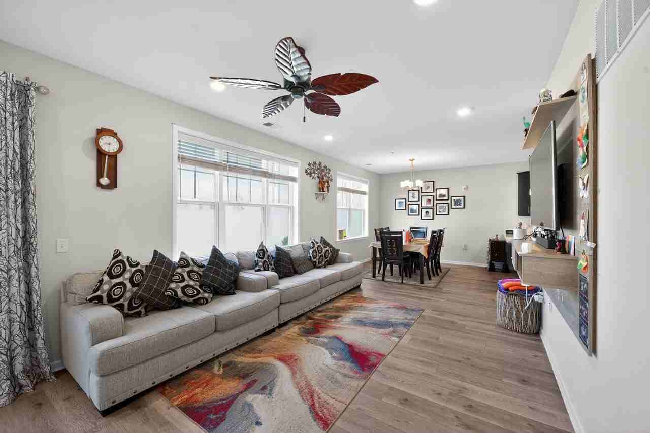 507 Greenland Sq - Photo 7 of 32