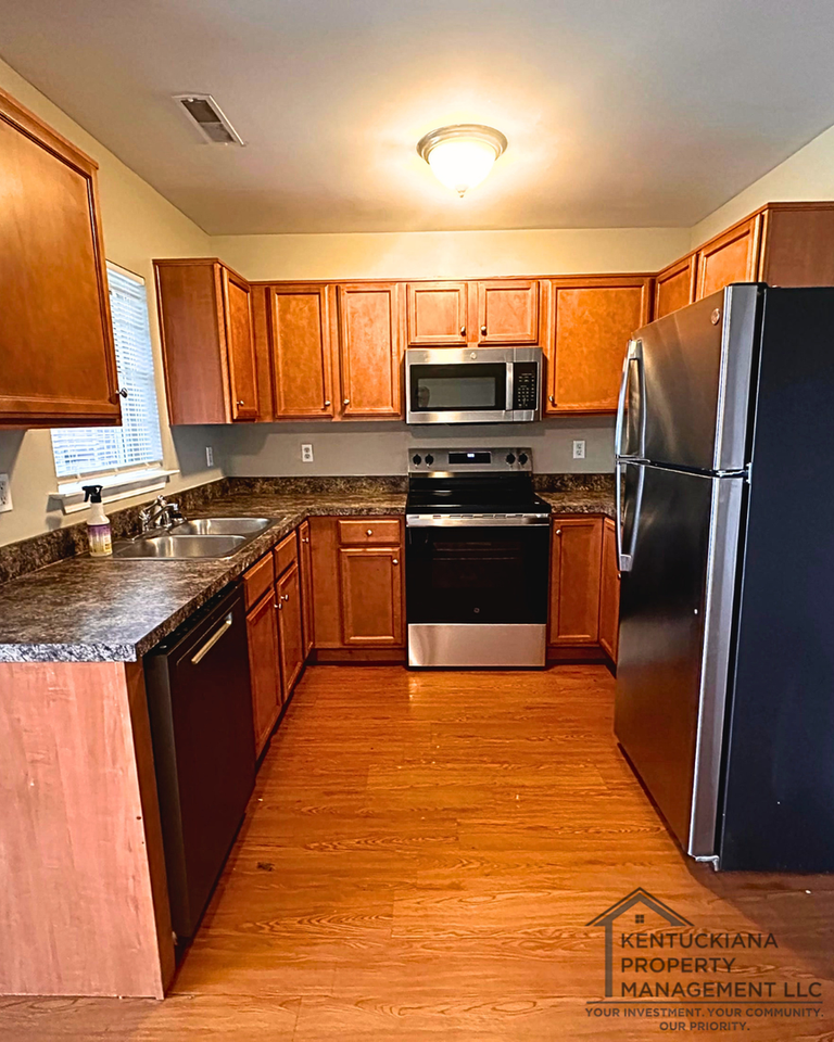 Chilewich Apartments - Photo 6 of 44
