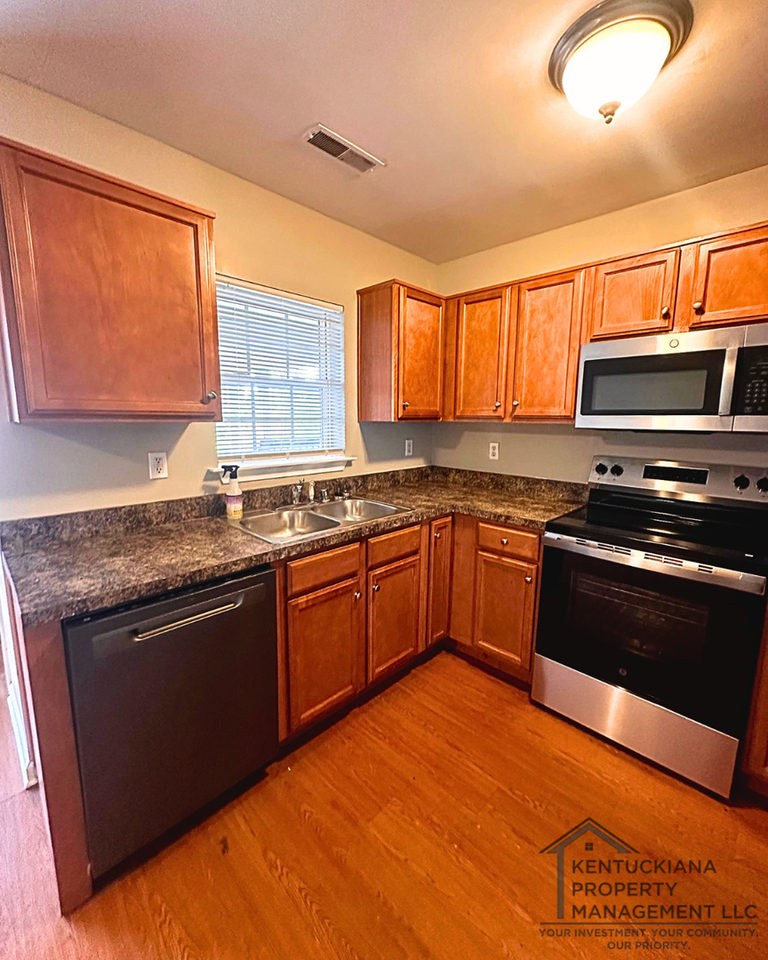Chilewich Apartments - Photo 7 of 44