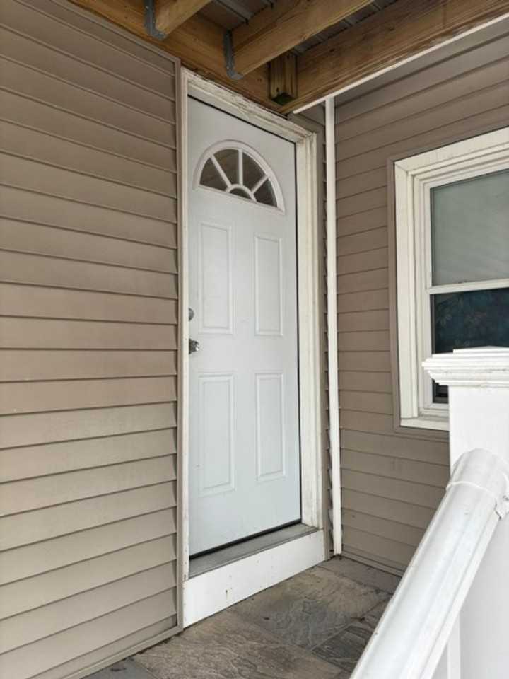 121 Ledge St - Photo 4 of 27